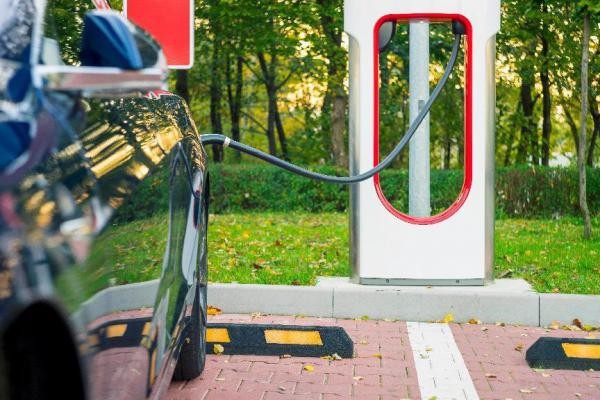 Huawei Super-charge Pile Now in Shenzhen, In The Internal Testing Stage 600kW Power + Liquid Cooling Into The Highlight